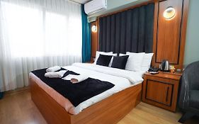 Luka Suit Hotel
